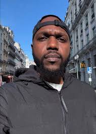 CNN's Larry Madowo and Edith Kimani were spotted together, having drinks.