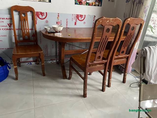 Dịch Vụ Thu Mua Bàn Ghế Gỗ Cũ Tận Nơi Tại TPHCM
