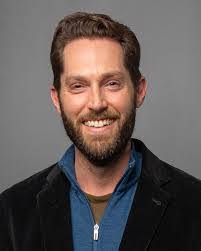 Chris Iles's Instagram, Twitter & Facebook