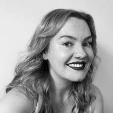 Kim Barden's Instagram, Twitter & Facebook