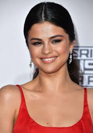 Selena Gomez Earrings 2025