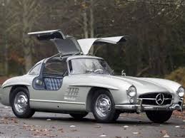 1955 Mercedes Benz 300sl Gullwing Auctioned For 4620000 Mercedes Benz 300 Mercedes 300sl Mercedes Benz