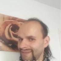 100+ "Tom Breit" profiles