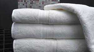 L Astuce Pour Redonner Le Pouvoir D Absorption A Vos Serviettes Produit De Nettoyage Faits Maison Vinaigre Et Bicarbonate Trucs Et Astuces
