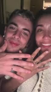 #mariabecerra le contó a Telemundo como fue la propuesta de compromiso a su  novio JRei. Amamos esta parejaaaa💖 📲 radiovale.fm 🎥 Nuestro Canal de  Youtube FMVale975 #MariaBecerra