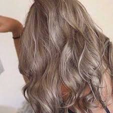 Honey blonde is a hair colour with a blend of light brown and sunkissed blonde with warm gold tones. Smokey Blonde Ash Blonde Hair Colour Hair Styles Ash Blonde Hair