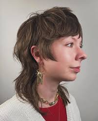 Student stylist seeking clients for textured cuts and fashion colors