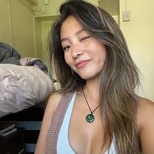 Sally Kim's Instagram, Twitter & Facebook