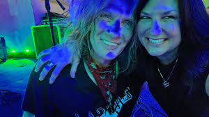 fixing stage photo with black light