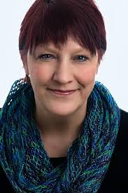 Heart Whispers: A Poetry Anthology: Towne, Russ, Towne, Russ, Lardinois,  Sandy, Nelson, Gail, Deane, Yvonne, Fichtner, Christine, Kennedy, Beth,  Krumholz, Mimi, Lowes, Melody, McClellan, M. Zane: 9781500314385:  Amazon.com: Books