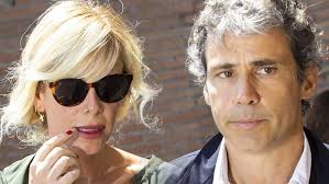 Alessia marcuzzi (born 11 november 1972) is an italian television host and actress. Biografia Di Alessia Marcuzzi
