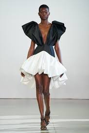 The Best Fashion Designs At New York Fashion Week Ss20 Kaynuli Fashion Show Dresses Nyfw Outfits Spring Fashion Chic