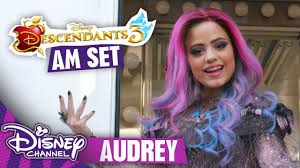 It was released by walt disney descendants features the offspring of some of the most iconic disney villains including maleficent. Descendants 3 Das Ist Audrey Disney Channel Youtube
