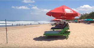 Legian beach is home to fun surf for every level of surfer and all types of hotels for a pleasurable stay. Legian Beach Bali