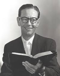 Jonathan Storment's Instagram, Twitter & Facebook