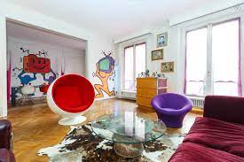 The most impressive luxury dining bright colors of pop art are intended to remind the windows of supermarkets that sell everything that can the pop art style in the interior allows acid colors that blend with the white, contrasting items. Pop Art Interior Design Style Small Design Ideas
