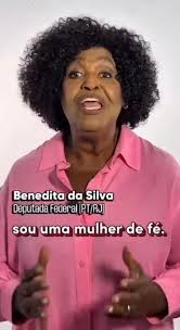 PT escala Benedita da Silva para vídeo em defesa da 'família' após críticas por ala de desfile em homenagem a Lula