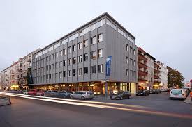 The tallest hotel in berlin, the park inn by radisson in mitte, combines stunning views with an unrivaled location. Hotel Berlin City Smart Stay