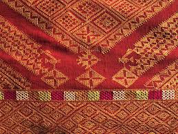 It is largest in size and is embroidered only on red colored cloth. Moomjamma Twitterren Thread 2 Of 2 Continued From Thread 1 Chope Phulkari Traditionally Made By A Girl S Maternal Grandmother Nani At The Nahai Dhoi Ritual Bath The Brides S Maternal Uncle Mama Will Wrap