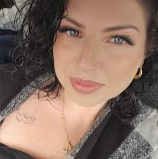 😈 מאוהבת בכרובית בתנור 😈 מצרכים: כפית אבקת מרק בצל כפית רוטב סויה כף  מיונז קל ראש כרובית בינוני טרי ויפה חצי כפית פפריקה חצי כפית פלפל לבן טחון  רבע כפית כורכום