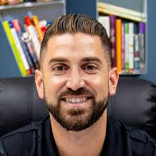 Jorge Pelayo's Instagram, Twitter & Facebook