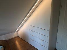 Dachschragenschrank Mit Lichtbaldachin Dachschragenschrank Einbauschrank Einbauschrank Tur