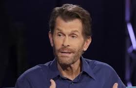 🦇 Before he became the definitive voice of the Dark Knight, Kevin Conroy  stepped up to the plate as Red Sox player Darryl Mead in an episode of  Cheers—and Carla was swinging