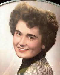 Anna Hayek's Instagram, Twitter & Facebook