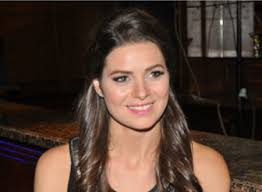 يسرا اللوزى التي شاركت في فيلم ساعة ونصف بدور الطبيبة الصعيدية المتزوجة من رجل أمي ترى أن الدور جديد عليها ولكن القصة. ÙŠØ³Ø±Ø§ Ø§Ù„Ù„ÙˆØ²ÙŠ ØªØªØ­Ø¯Ø« Ø¹Ù† Ù…Ø±Ø¶ Ø§Ø¨Ù†ØªÙ‡Ø§ Ù„Ø£ÙˆÙ„ Ù…Ø±Ø©