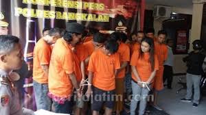 Bermakna, sekiranya pemilik kereta membeli insurans khas ini, bayarannya adalah sekali seumur hidup sahaja dan mengikut. Sebut Sabu Halal Karena Tak Berdalil Di Alquran Nu Ustaz Marzuki Murtad Suara Jatim