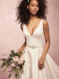 Wedding dresses all motors for sale property jobs services community pets. 15 Sustainable Eco Friendly Wedding Dresses You Ll Love Saying Yes To