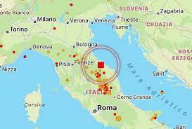 Scossa di 3.8 a visso, torna la paura. Scossa Di Terremoto 4 3 Nelle Marche Gente In Strada Ad Ancona Tanta Paura Ma Nessun Danno