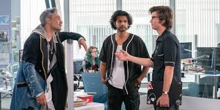 Bu kararın sebebi ise hiç de şaşırtıcı olmayan bir şey: Free Guy Has A Ton Of Gaming Easter Eggs Cameos Screen Rant