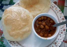 छोले भटूरे) is a food dish popular in the northern areas of the indian subcontinent. Recipe Of Speedy Chole Bhature Best Street Food Experience Recipes