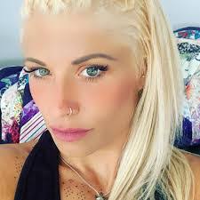 Evangeline Cantrell's Instagram, Twitter & Facebook