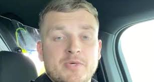 Cop explains why officers always touch the back of cars they pull over in  the US