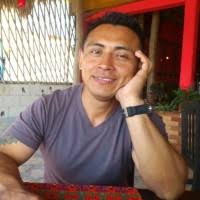 30+ perfiles de «Roberto Chi»