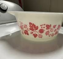 Vintage Pyrex pink gooseberry bowl 474–8 1 1/2 quart