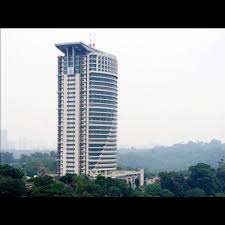 Polis diraja malaysia mempunyai 16 peringkat pangkat yang dibahagikan kepada 2 kategori, iaitu : Menara 1 Bukit Aman Bukit Aman