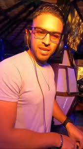 ⭐ Especial tradicional guaracha y gaita con la formula: Alexay Barrios y su  banda Maderito Gaita Show @maderito_show 🎧 En los controles el LINE UP que  la prende en🔥: -Dj Abel Cooper @