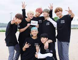 Yoo jaesuk copying rm's v sign ✌. Instagram Photo By Runningman May 21 2016 At 3 33am Utc Bts On Running Man Running Man Bts Jungkook