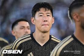 '퍽' 뒤통수 차인 손흥민, PK 양보했다→리그 첫 골은 다음에...LAFC, LA 갤럭시에 전반 2-0 리드