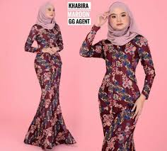 Kamu bisa menambah aksesoris seperti gelang, kalung, cincin dan anting. Baju Kebaya Batik Women S Fashion Muslimah Fashion Baju Kurung Sets On Carousell