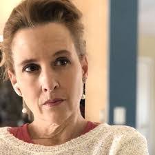 Elizabeth Kunz's Instagram, Twitter & Facebook