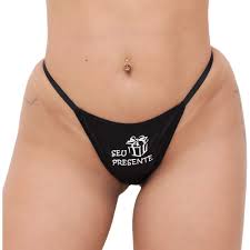 Calcinha Puxe Para o Lado e Chupe Com Gargantilha Atrevida e Ousada -  Escorrega o Preço