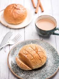 The Sassy Spoon A Twitter Bun Maska And Cutting Chai To Keep Every Conversation Going Bunmaska Chai Coffee Bun Breakfast Iranifood Bombayiranifood Bombayfoodies Mumbaifoodies Bunmaskachai Breakfastscenes Wheninmumbai Whatmumbaieats Bun maska is quick and filling snack which accompanied with tea. bun maska and cutting chai
