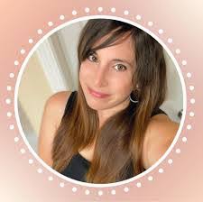 Janine Avery's Instagram, Twitter & Facebook