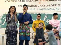 Jangan risau kerana terdapat juga koleksi kurta untuk dipilih sempena raya pada tahun ini. Mamajue Story