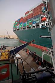 Blocking suez canal costs about $400 million an hour. Itlwz9 5n4k2hm