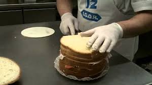 Se volete realizzare un panettone gastronomico bello a vedersi e buono a mangiarsi, seguite questi consigli per scegliere gli abbinamenti dei sapori! Panettone Gastronomico Youtube